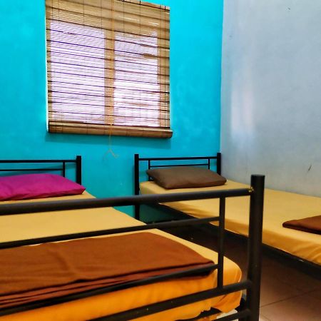 Rumah Teman Backpacker Semarang Exterior photo