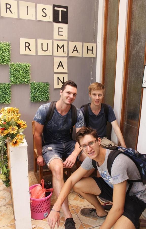 Rumah Teman Backpacker Semarang Exterior photo